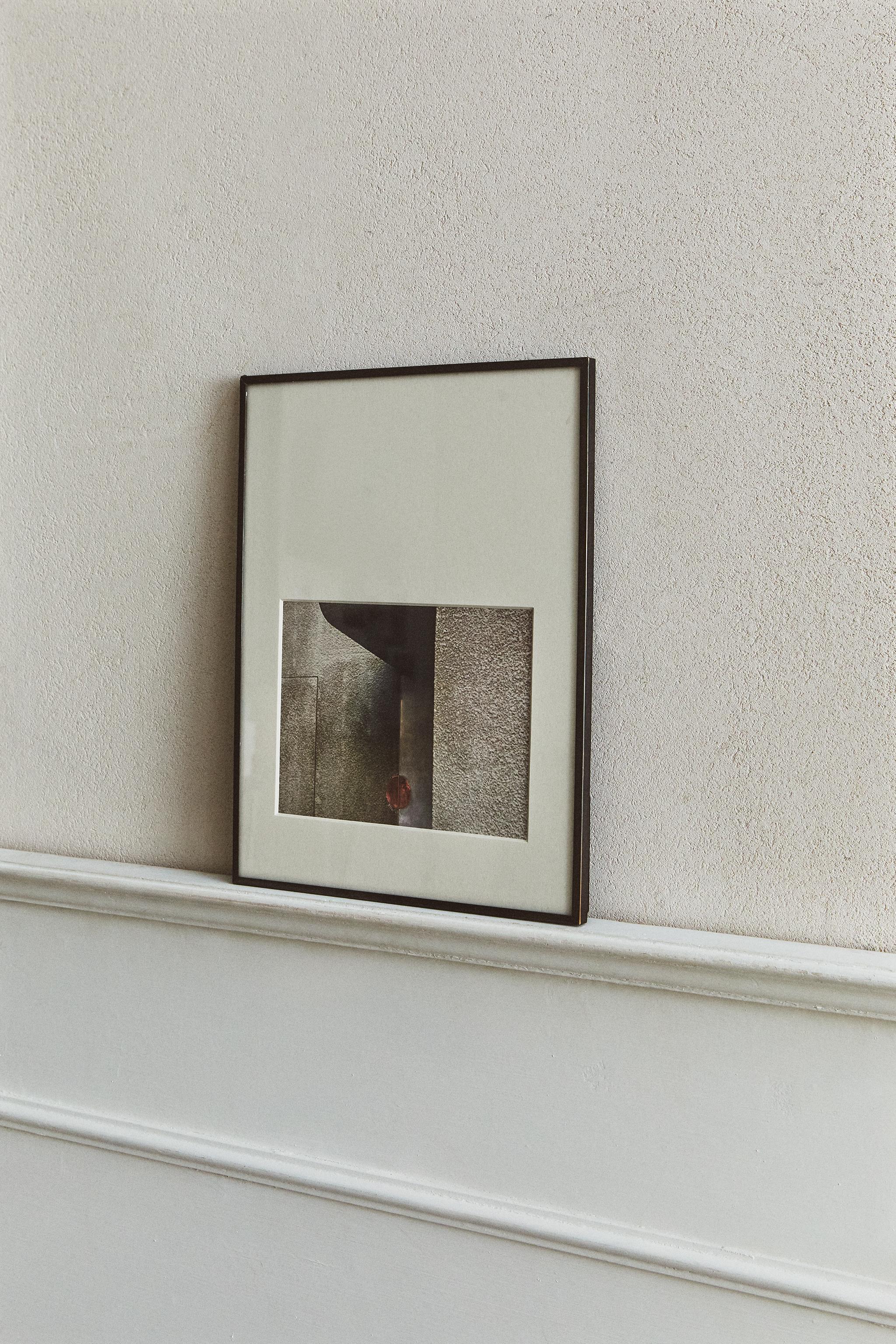 PICTURE FRAME WITH PASSE-PARTOUT