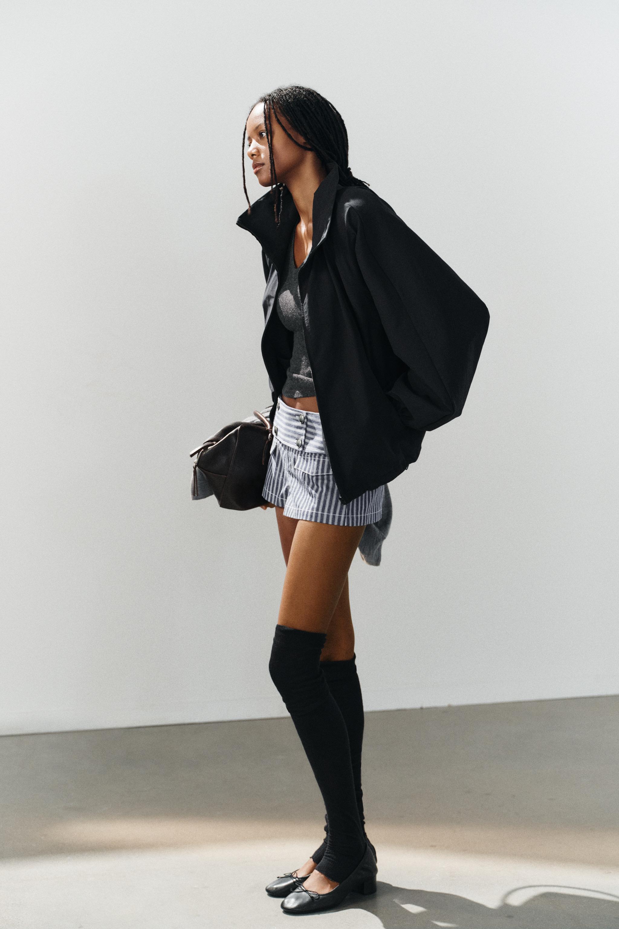 VESTE EN TISSU TECHNIQUE À ÉPAULIETTES