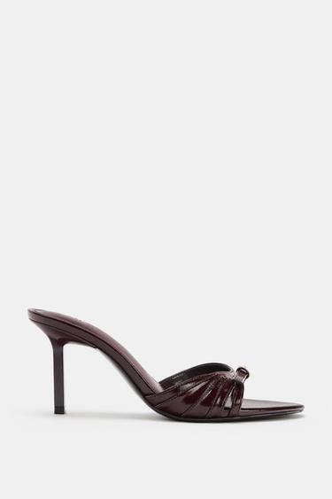 صندل بتفصيل إبزيم - أحمر عنابي by Zara - Image 0