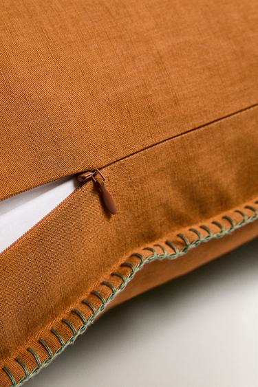 HOUSSE DE COUSSIN BRODERIES RELIEF - Orange de Zara - Image 4