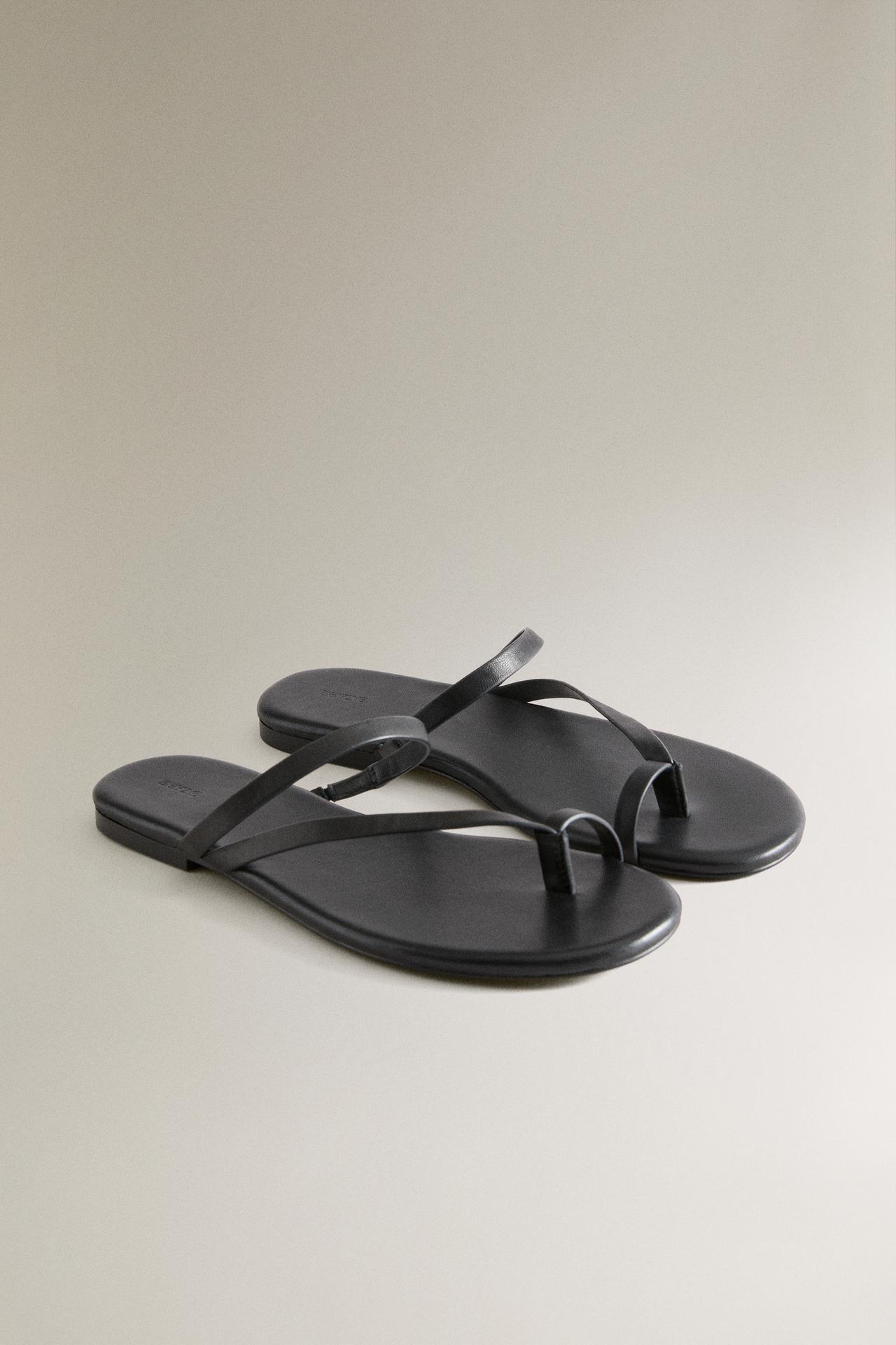 FLAT LEATHER SANDALS — Black