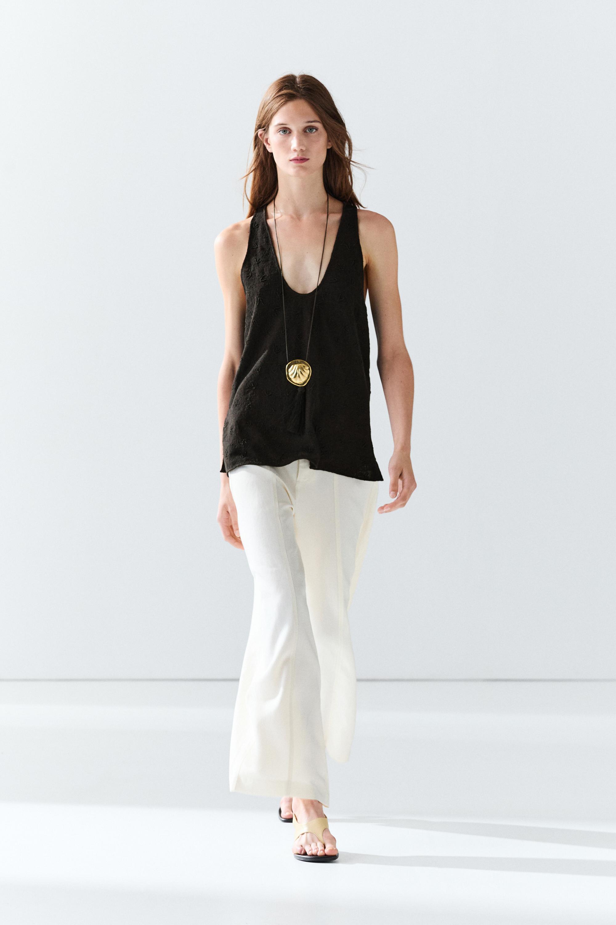 Flowing top with embroidery — Black
