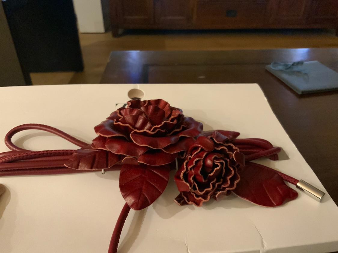CIRCULAR LEATHER BELT WITH FLOWERS - Image 3