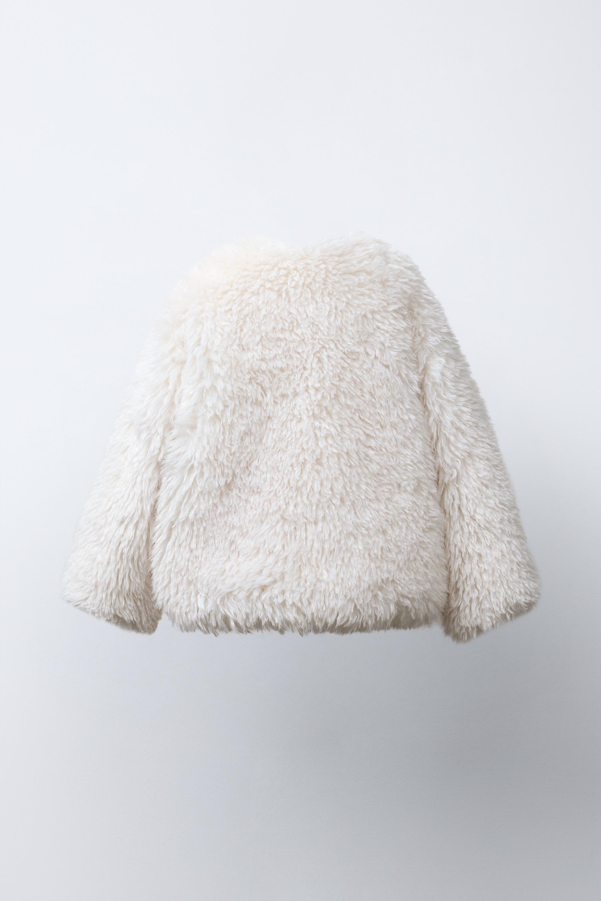 treat ürself Fluffy fur jacket white Fluffy fur jacket – Treat Ürself