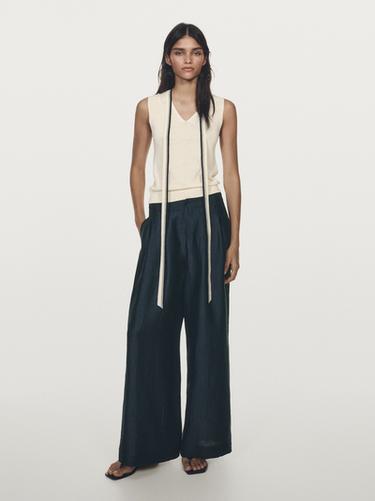 Chaleco punto detalle lazada - Blanco de Zara
