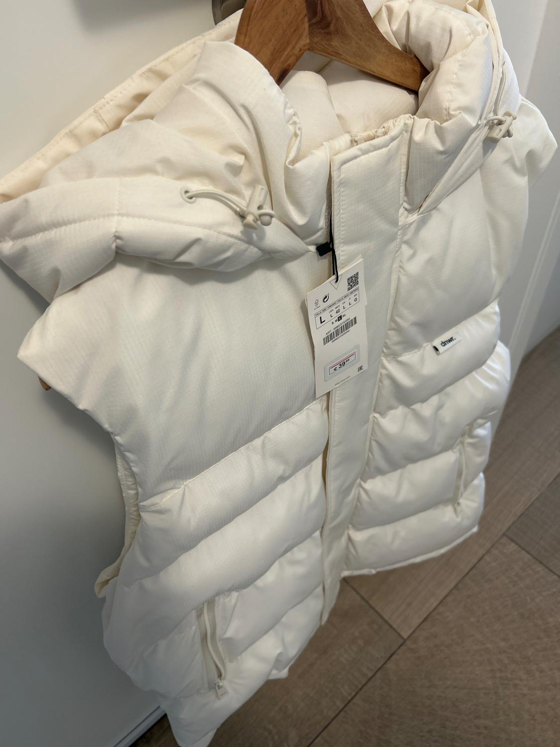 WATER-REPELLENT PUFFER GILET - Image 3
