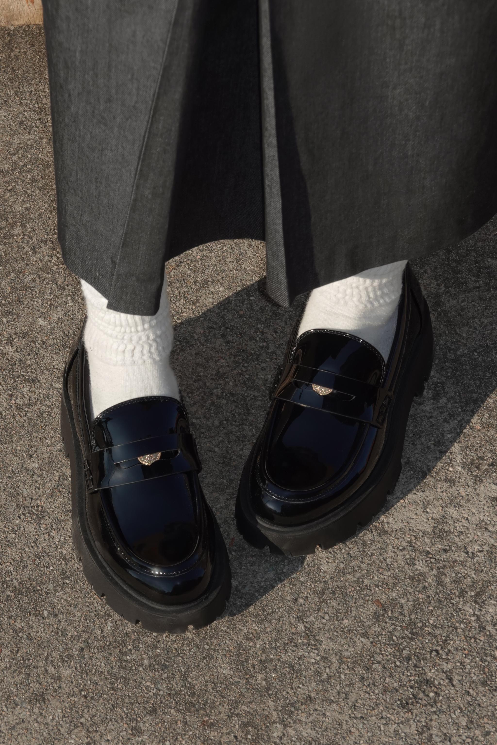 希少【ZARA】 トラックソールローファー 黒 ブラック ローファー　革靴　36 新品＊ZARA トラックソール ローファー コイン ブラック 37