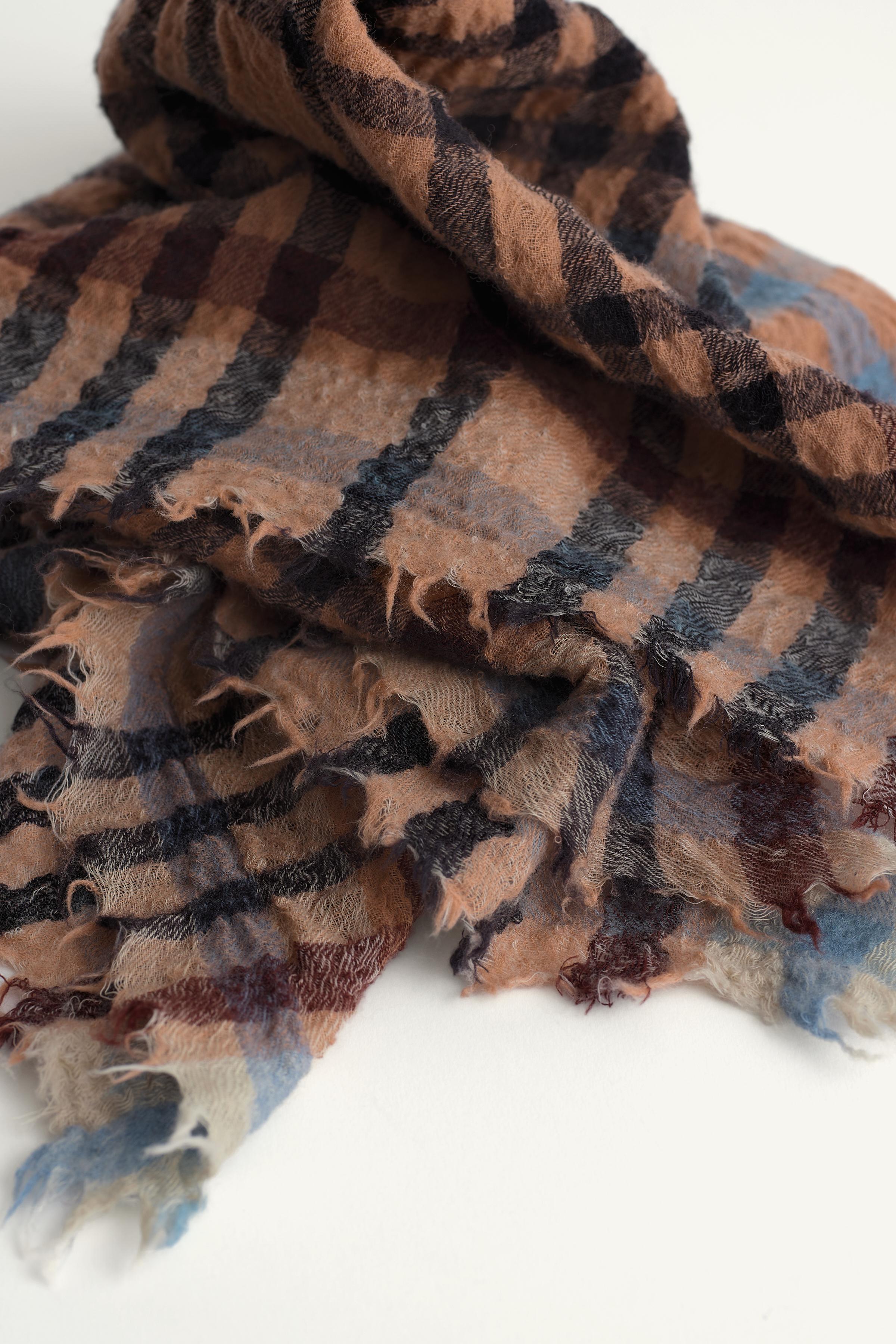 WOOL SCARF