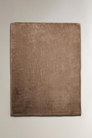 DOUBLE-FACED FAUX FUR THROW - Brown / Taupe by Zara - Image 0