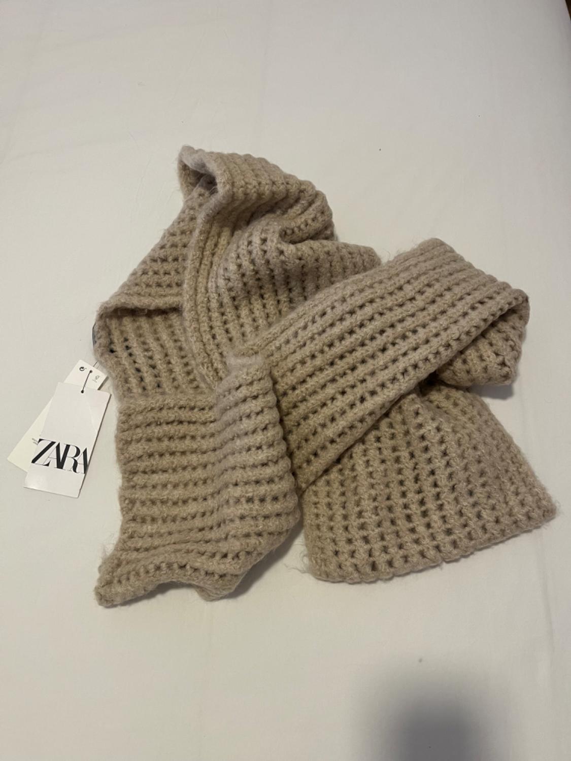 OPEN KNIT SCARF