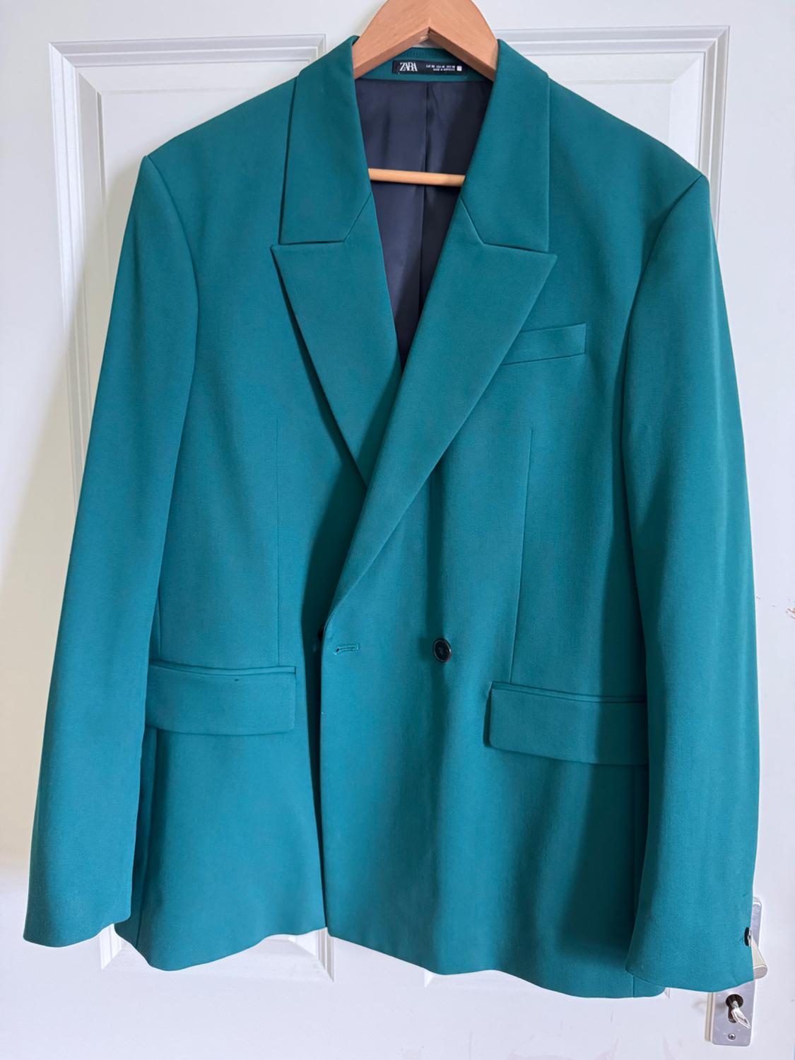 DOUBLE-BREASTED SUIT BLAZER