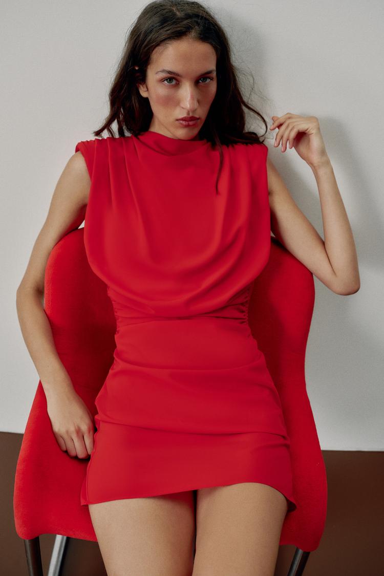Vestido mini con hombreras drapeadas 4