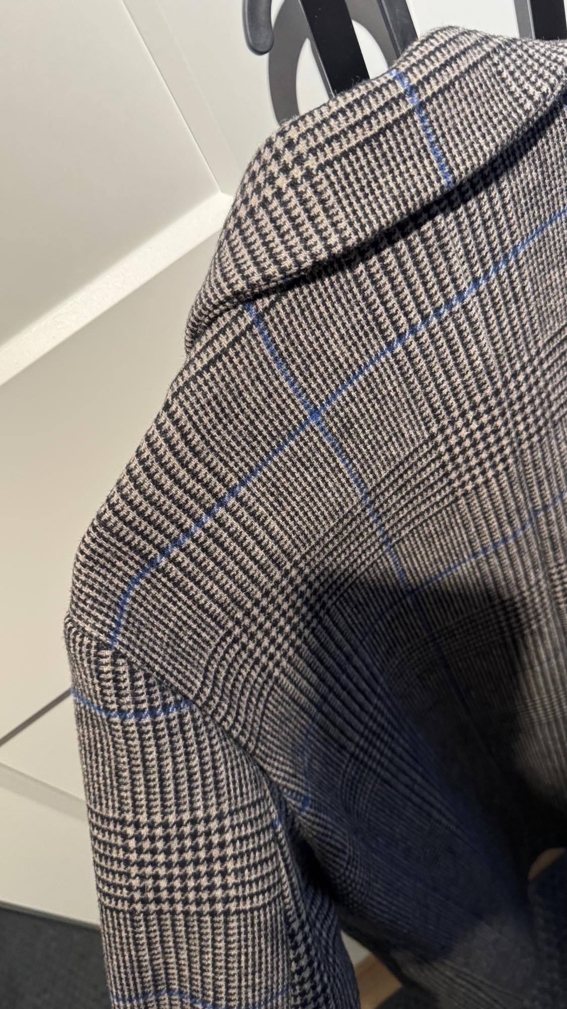 CHECKED COAT WITH TEXTURED CUFFS - Image 5