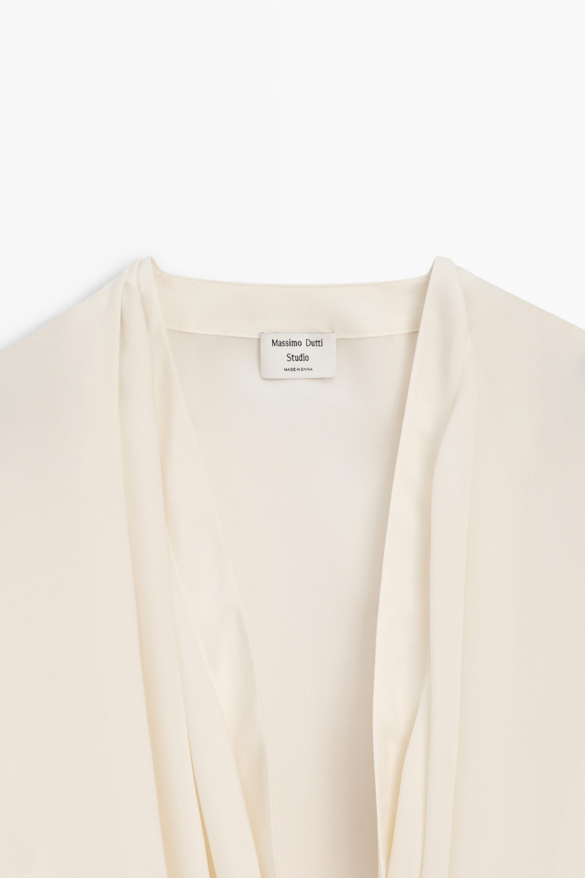 Blouse fluide à encolure drapée en soie - STUDIO