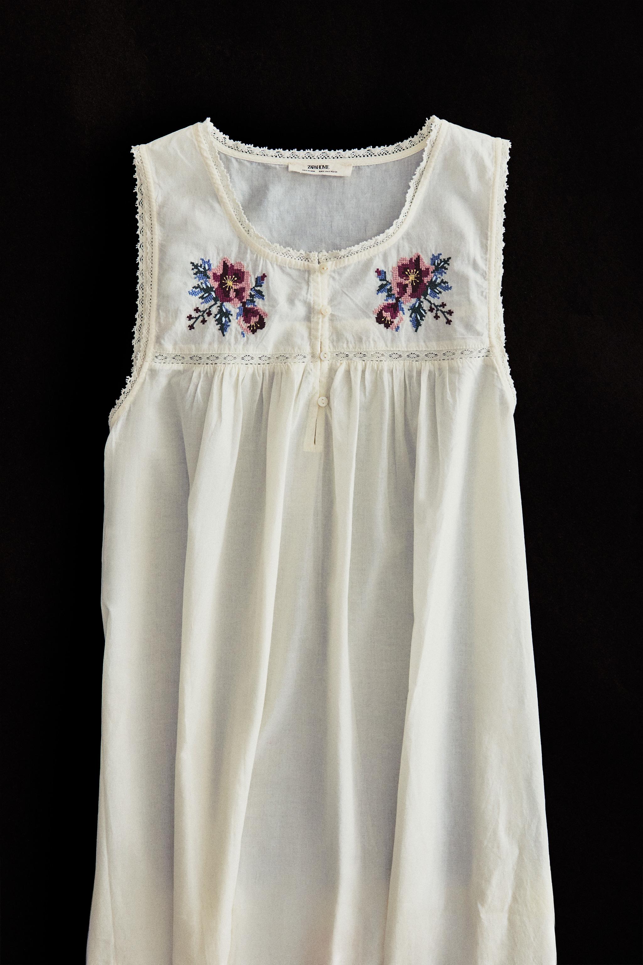 FLORAL EMBROIDERED NIGHTGOWN