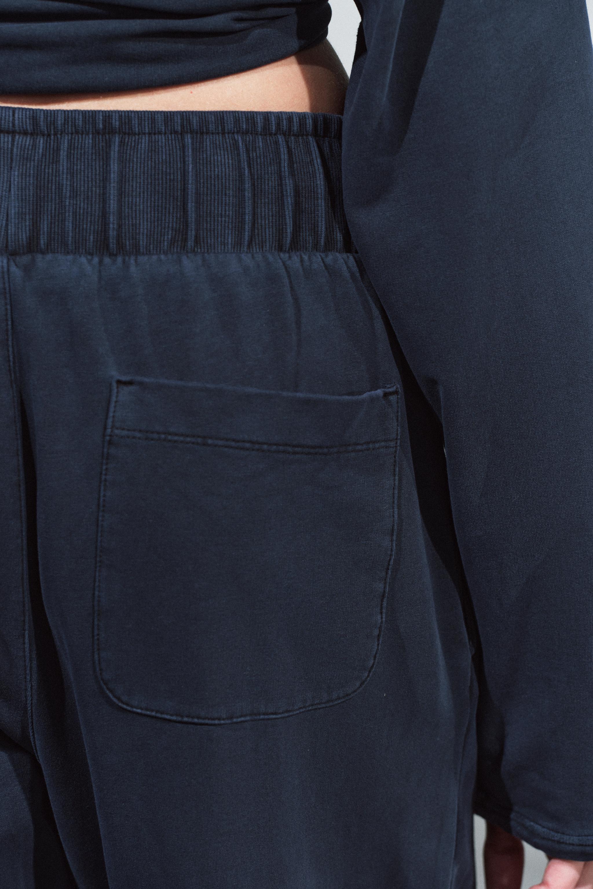 WASHED EFFECT PARACHUTE PANTS