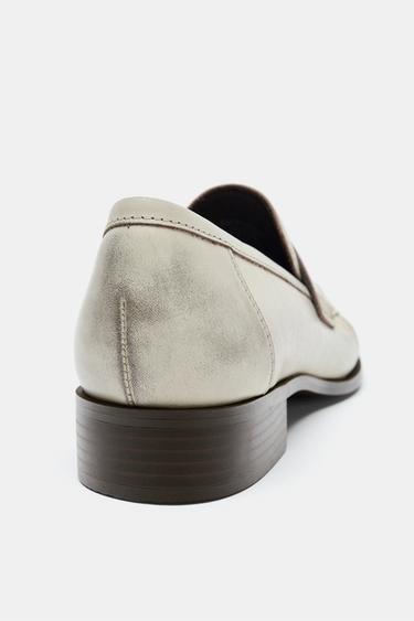 MOCASSINS EN CUIR FRONCÉS - blanc de Zara - Image 4