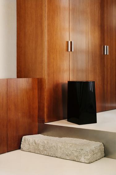 STAINLESS STEEL SIDE TABLE - Black by Zara