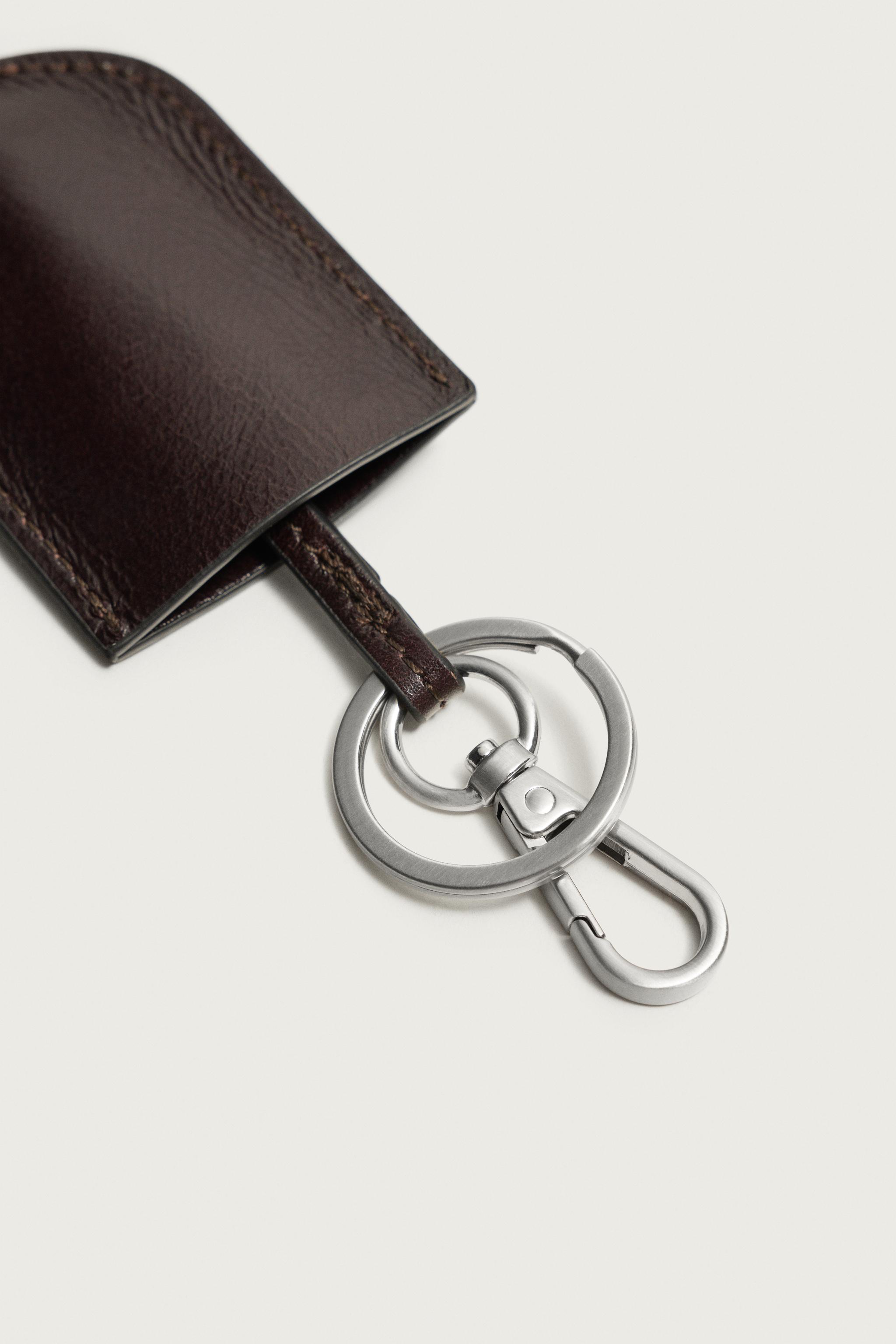 LEATHER PENDANT KEYCHAIN