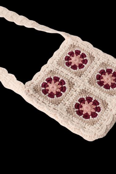 BOLSITO PUNTO CROCHET FLORES - Beige claro de Zara