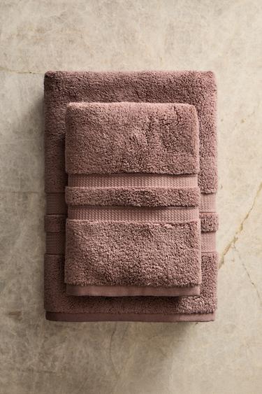 EXTRA SOFT DOUBLE BORDER BATH TOWEL - Pink by Zara