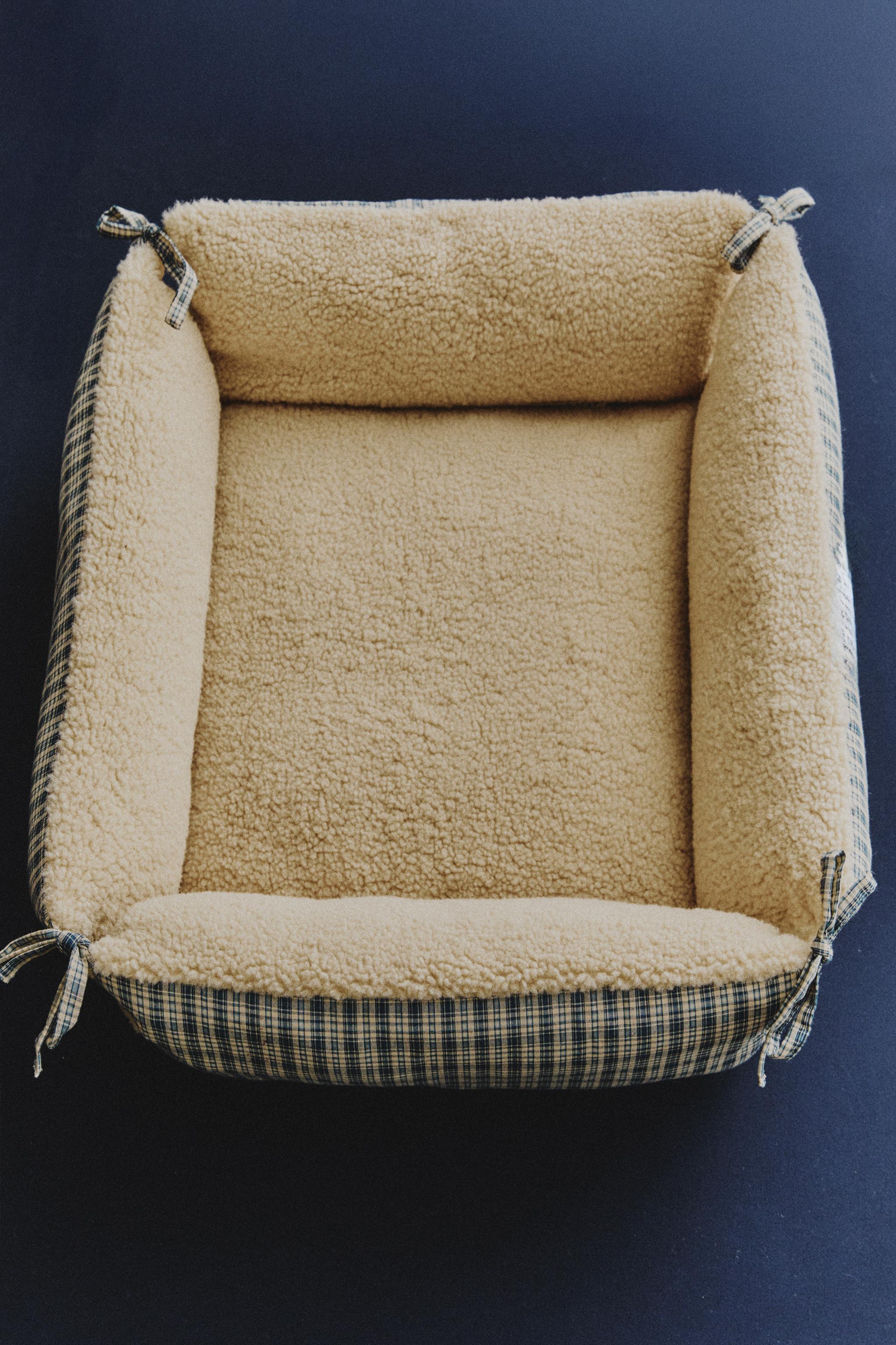 GINGHAM PET BED
