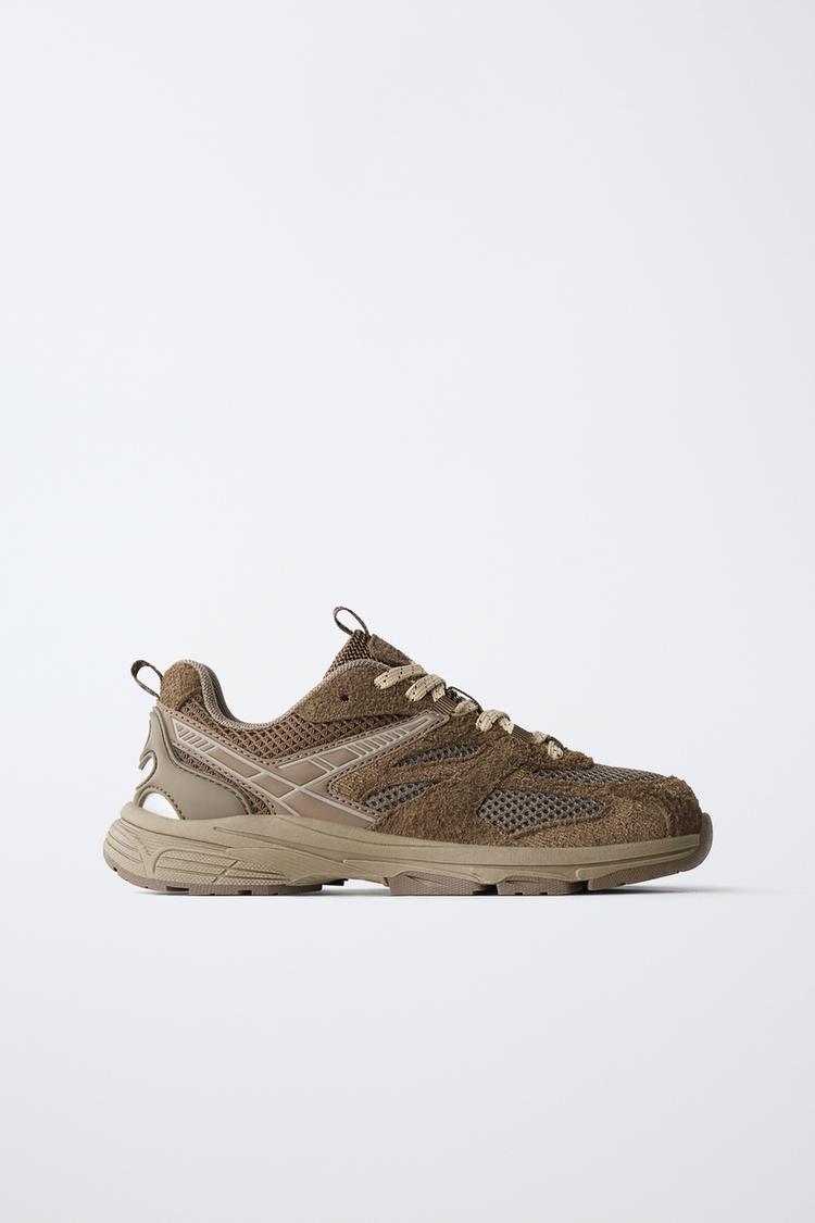 ZAPATILLA DEPORTIVA TÉCNICA REJILLA
