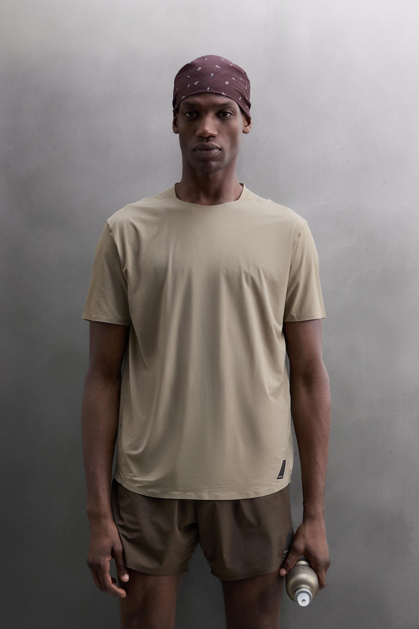 Мужская футболка Zara Textured Technical, цвет: Бежевый — фото 2