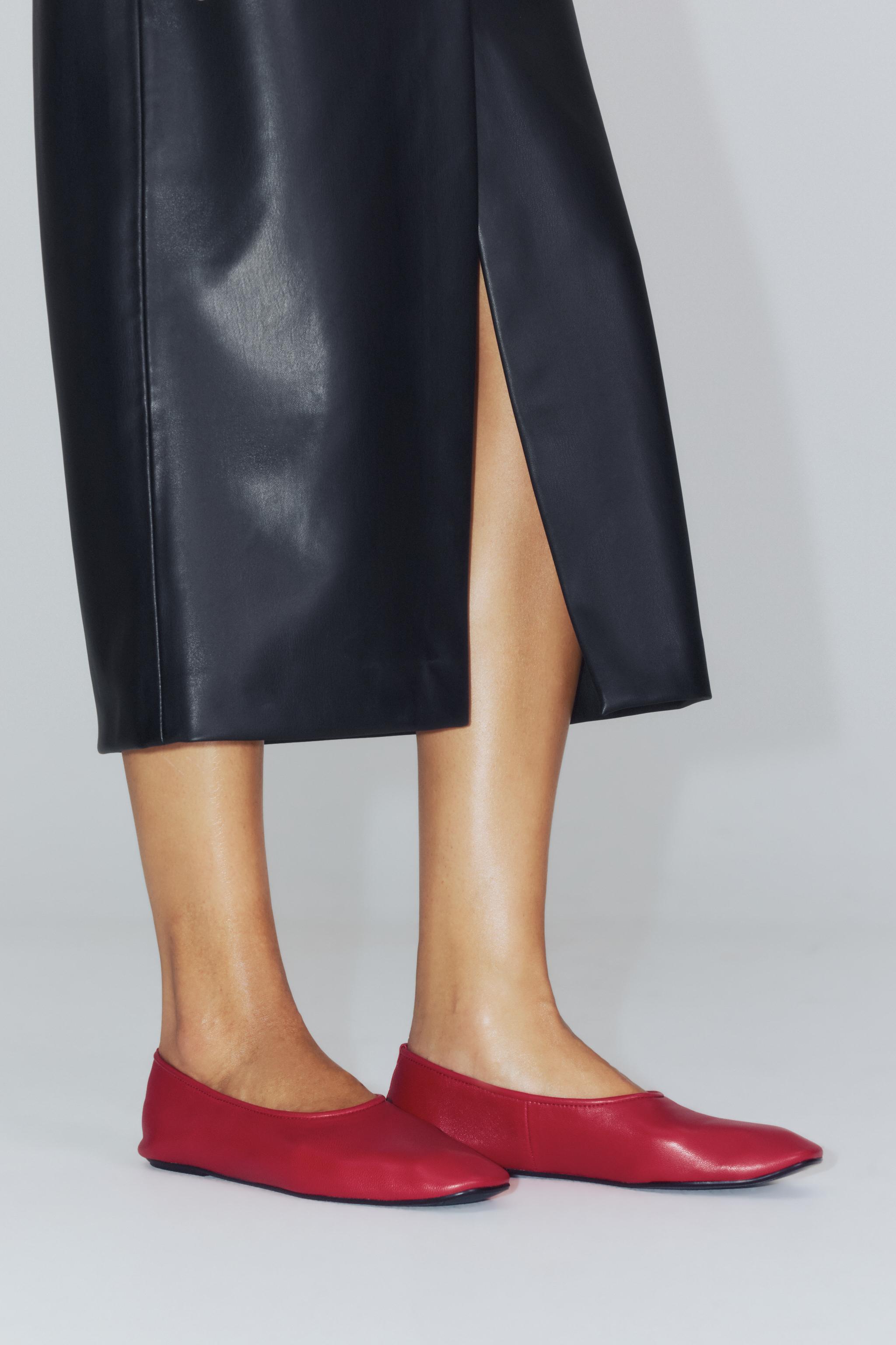 LEATHER BALLET FLATS