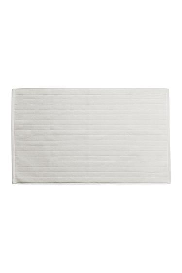 RICE STITCH BATH MAT - أبيض الخاص بـ Zara