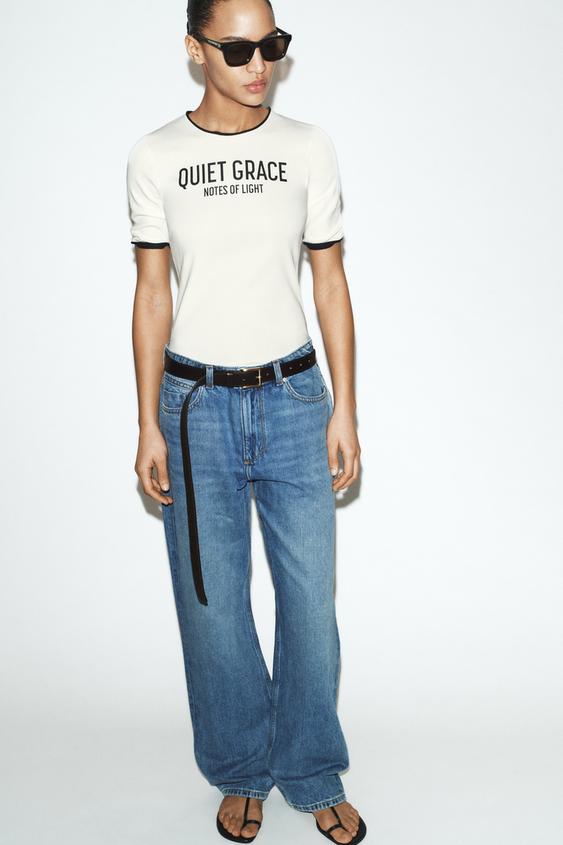 CONTRASTING TRIM TEXT T-SHIRT