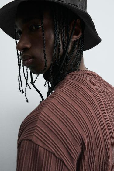 JACQUARD TEXTURED T-SHIRT - Brown by Zara