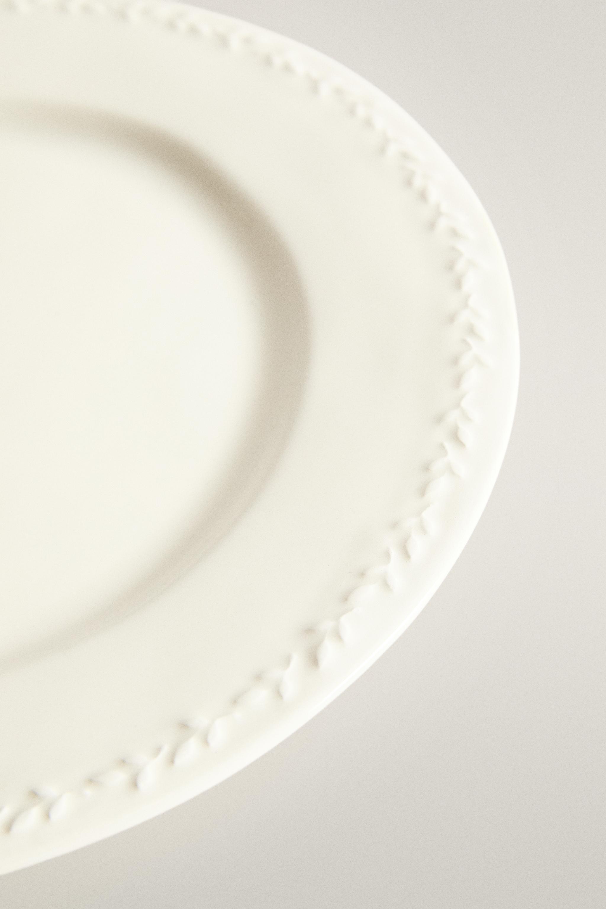 ASSIETTE PLATE FAÏENCE BORD RELIEF