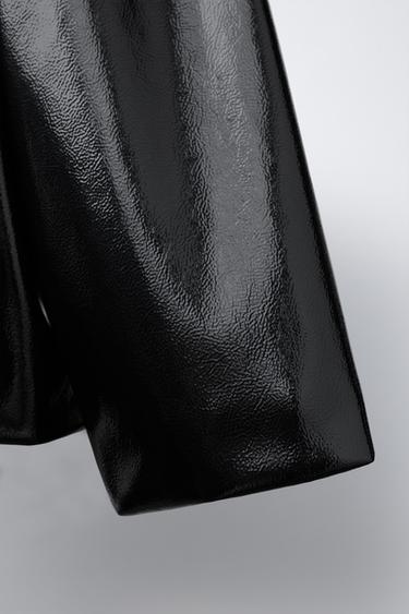BLOUSON EN MATIÈRE SYNTHÈTIQUE - Noir de Zara - Image 5