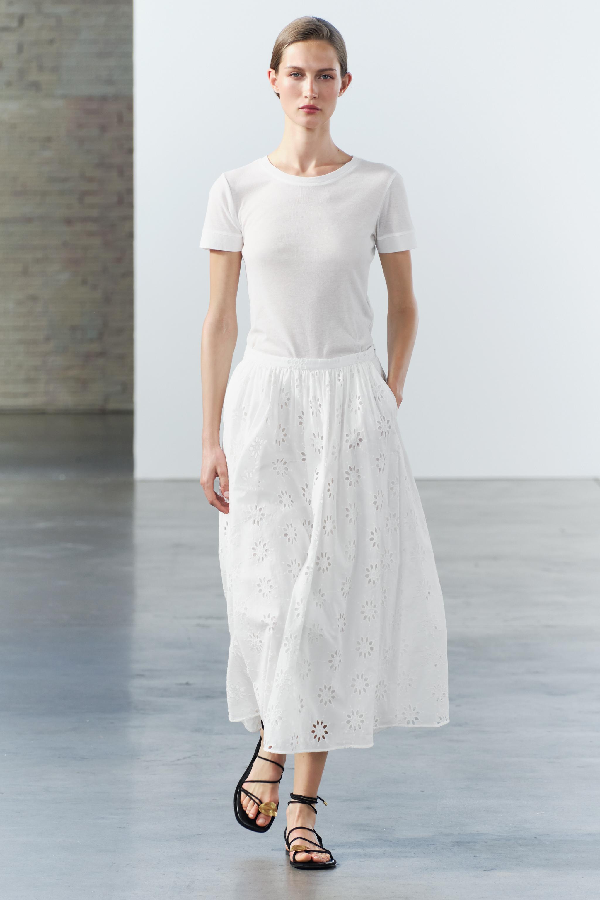 Bir kishi tovuqni sikmoqda Porno imtihonini qayta topshirish uchun keldim