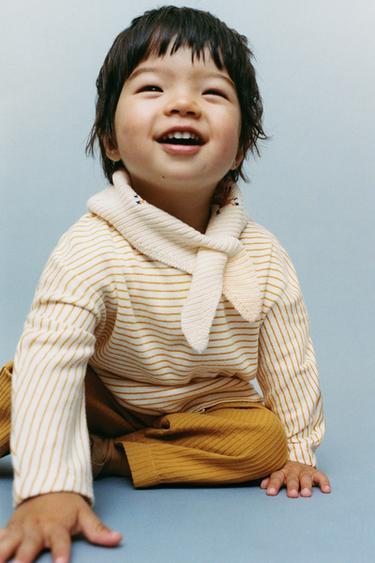 BLUZË ME VIJA TË THURURA - Ngjyrë Kungulli nga Zara