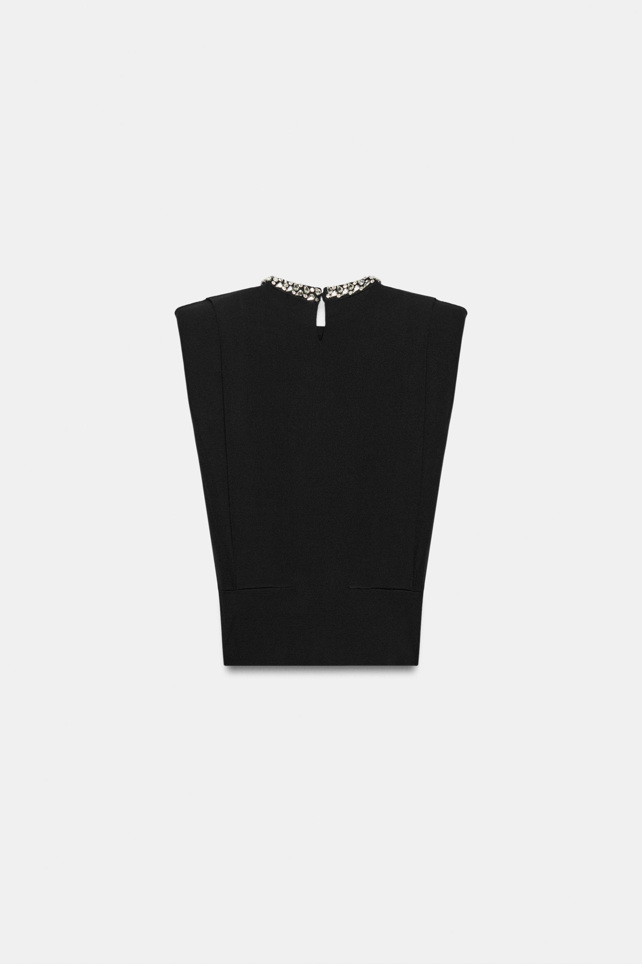 JEWEL NECK SHOULDER PAD TOP