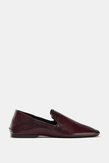 MOCASÍN PIEL COPETE SUBIDO - Rojo Burdeos de Zara
