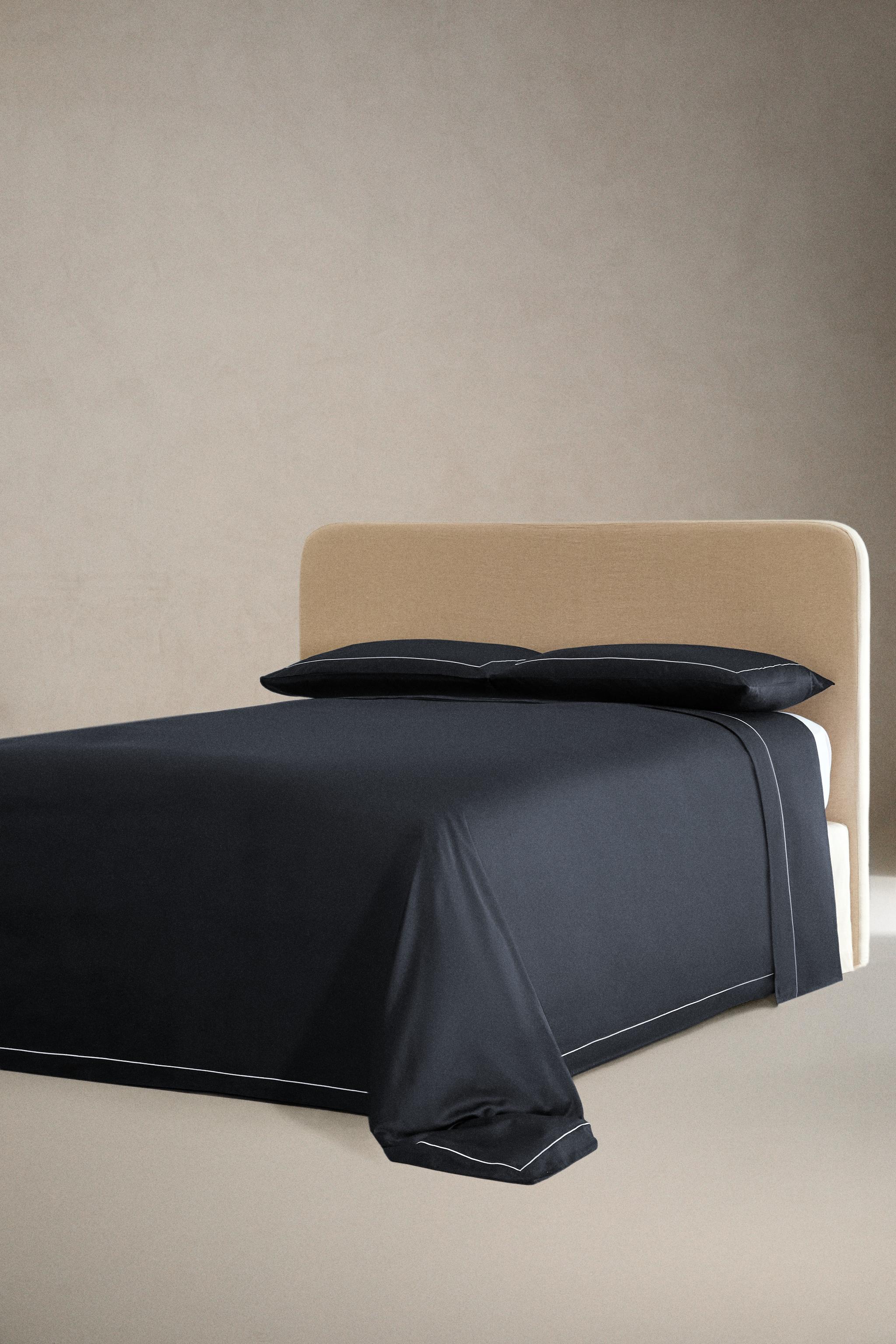 SCALLOPED SATEEN FLAT SHEET (500 THREAD COUNT) — MIDNIGHT BLUE