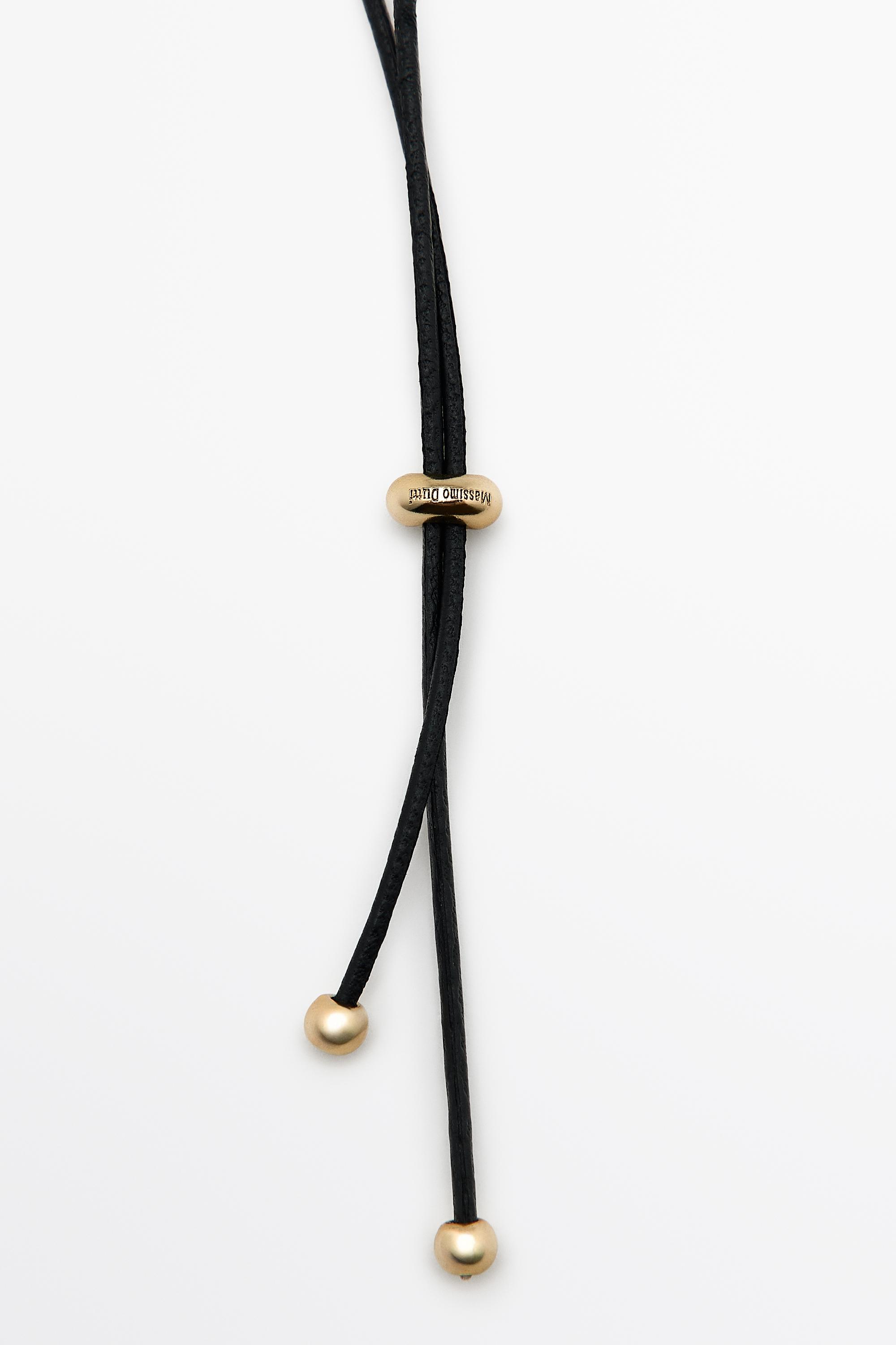 Twist hoop necklace