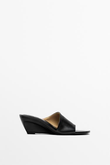 Sandalia tacón cuña piel soft - Negro de Zara