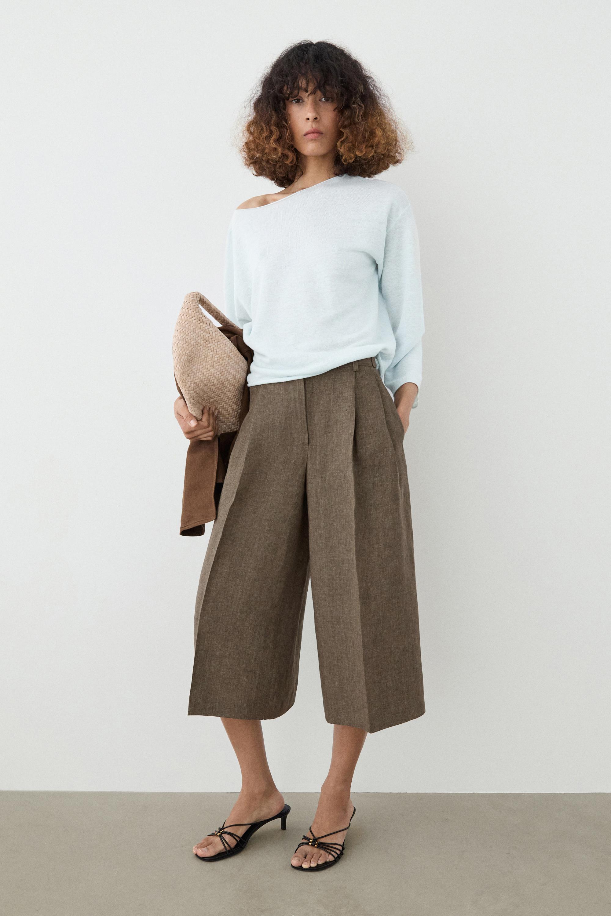 Flowing melange linen Bermuda shorts
