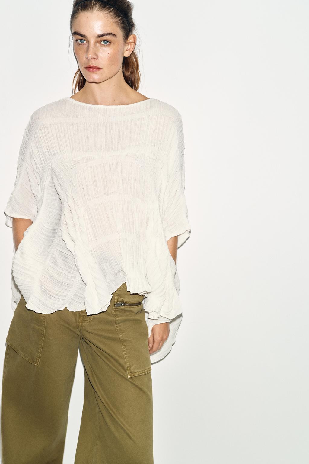 TEXTURED CAPE TOP
