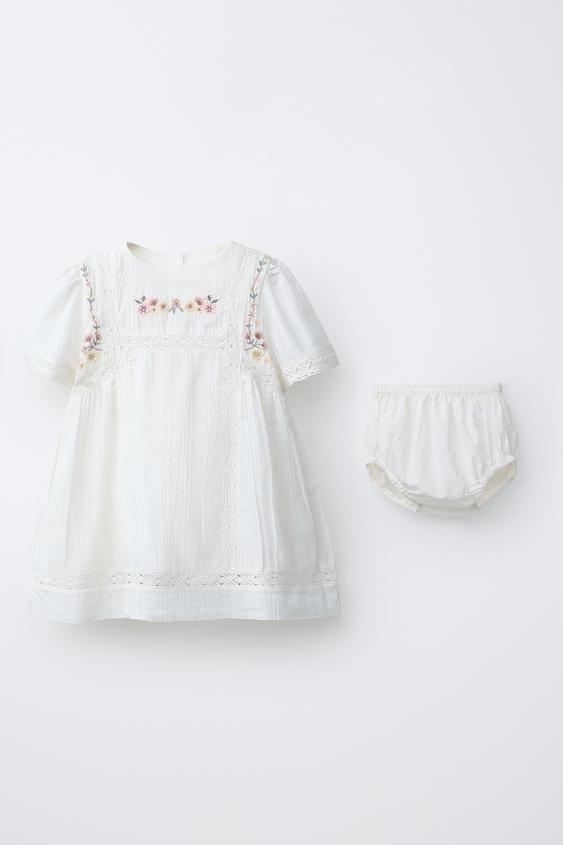VESTIDO Y BRAGUITA FLORES BORDADAS - Blanco roto de Zara - Imagen 0