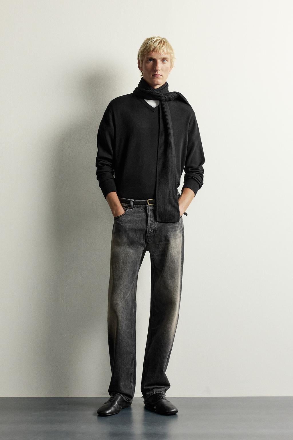 STRAIGHT-LEG JEANS