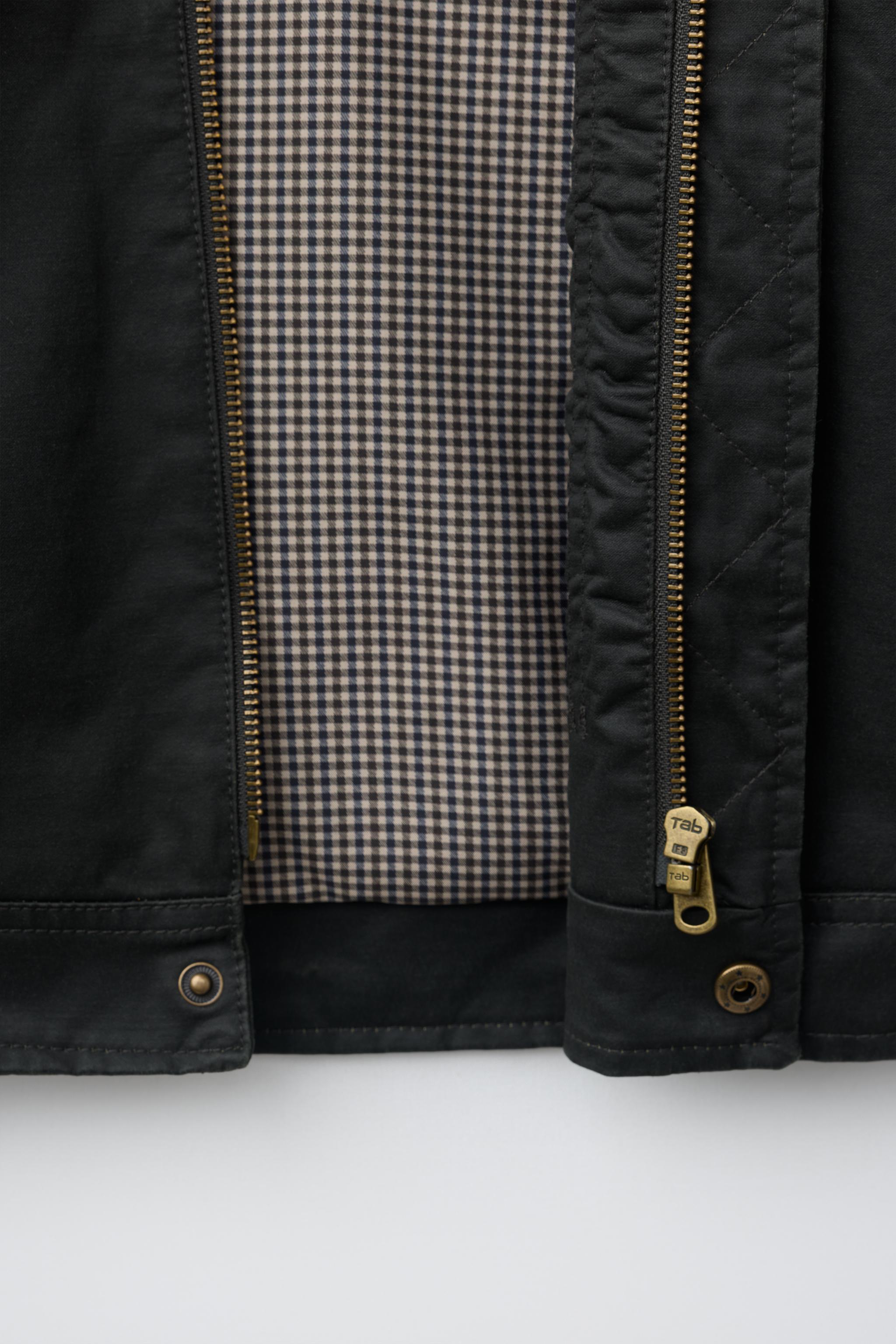 BLOUSON CIRÉ À COL CONTRASTÉ
