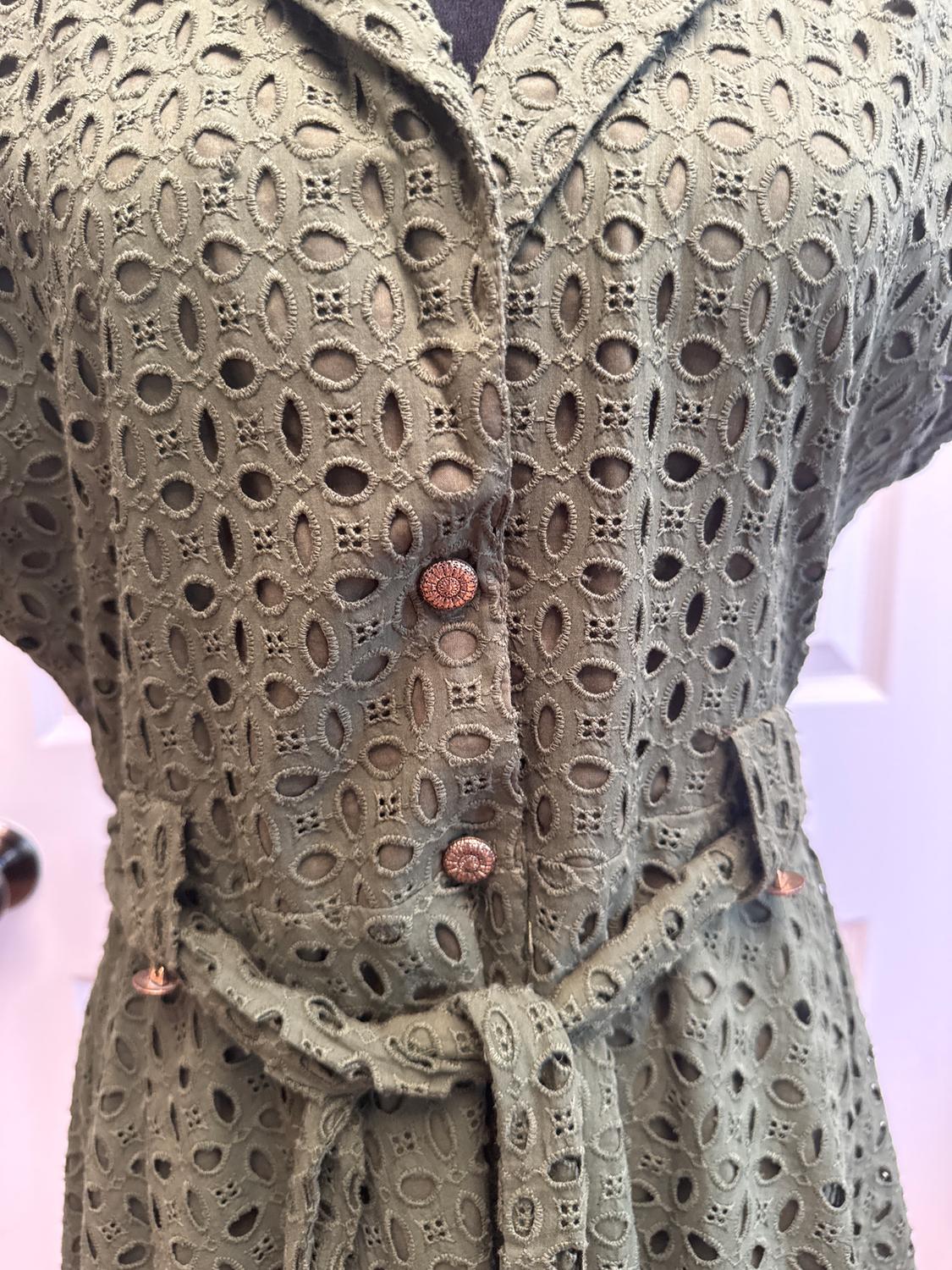 VESTIDO CAMISERO BORDADOS PERFORADOS - Image 2