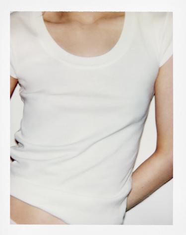 CAMISETA MANGA CORTA - Blanco roto de Zara