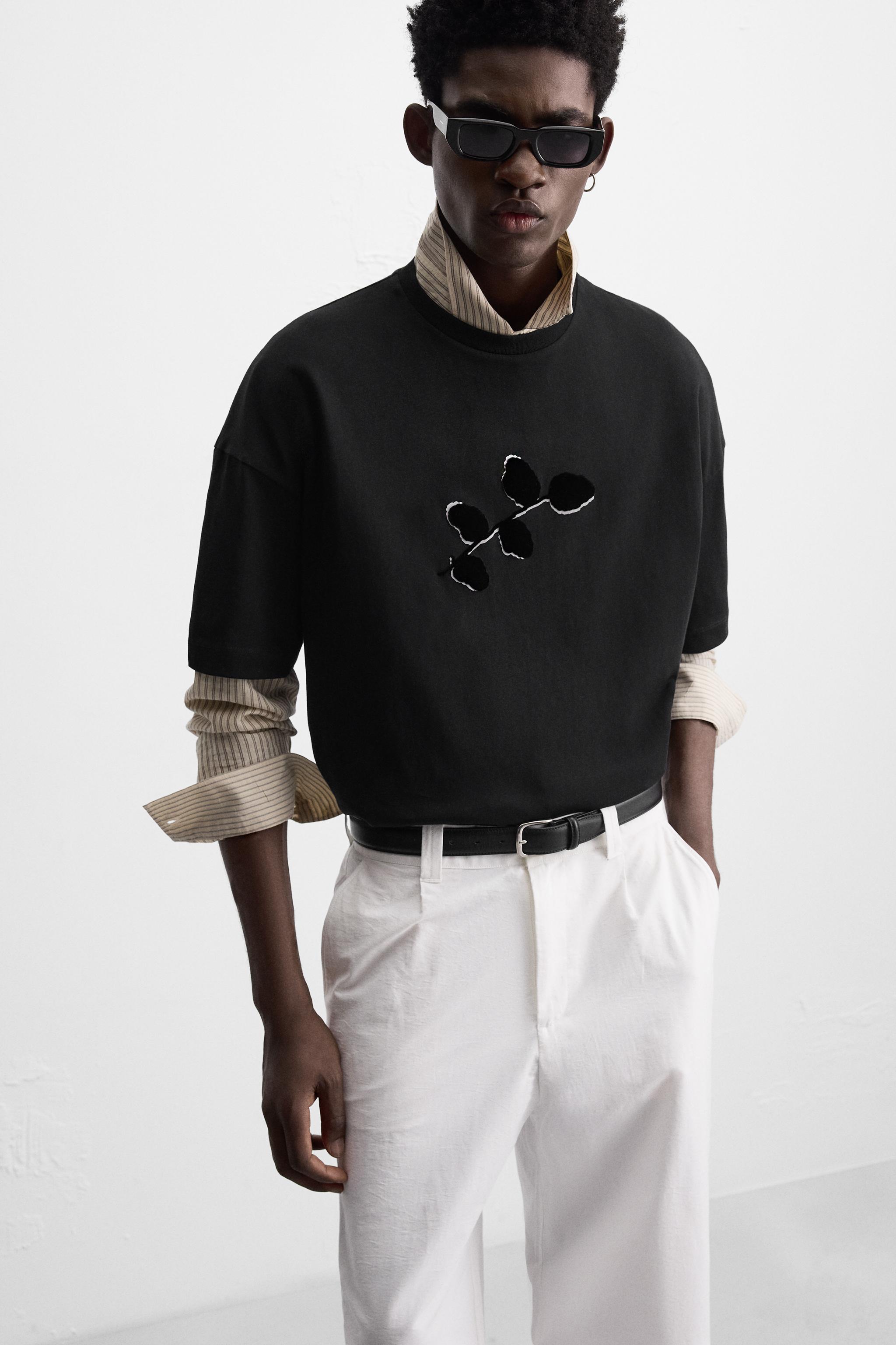 TEXTURED PRINT T-SHIRT