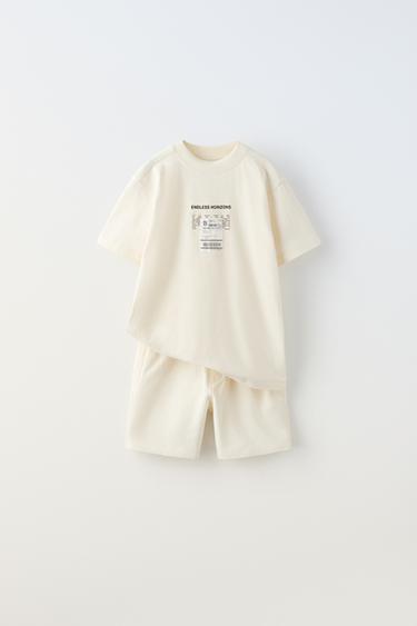 CONJUNTO FELPA CAMISETA Y BERMUDA ETIQUETA - Crudo de Zara - Imagen 0